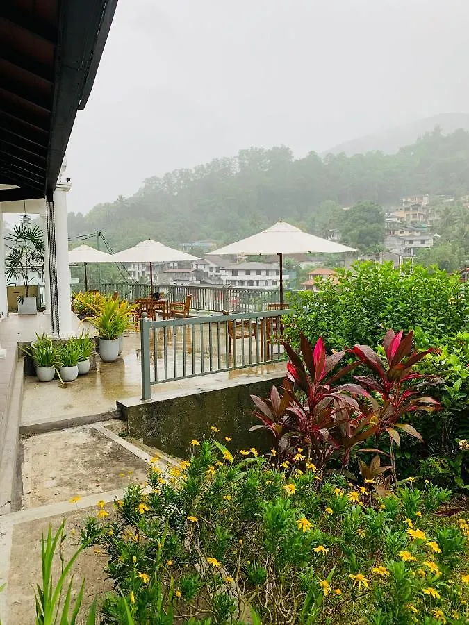 Kingsman House Bed & Breakfast Kandy 0*,